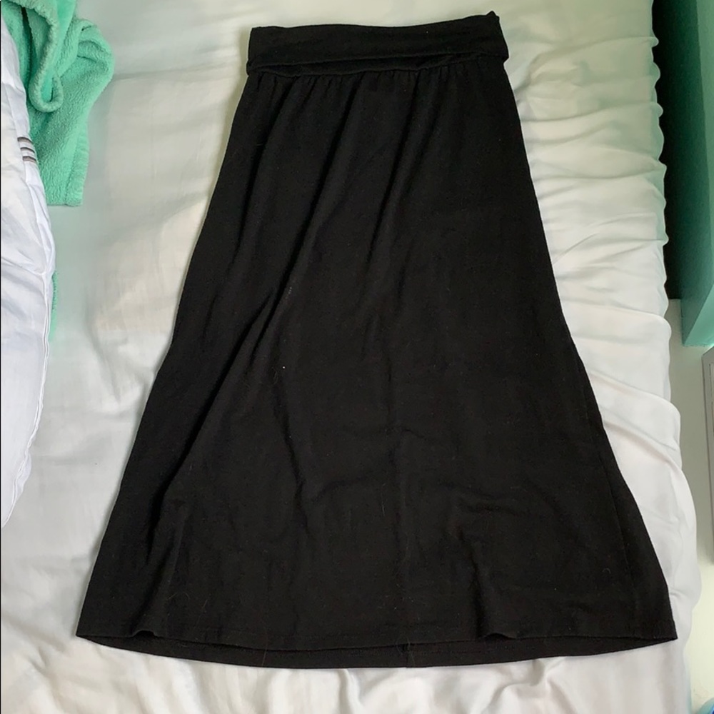 Black long skirt. Medium.